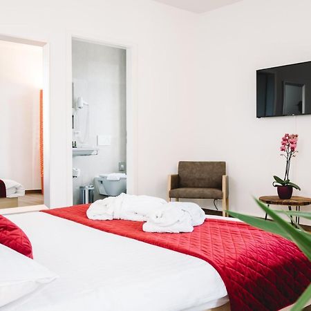 Hotel-Restaurant La Croix D'Or Ballaigues Eksteriør bilde